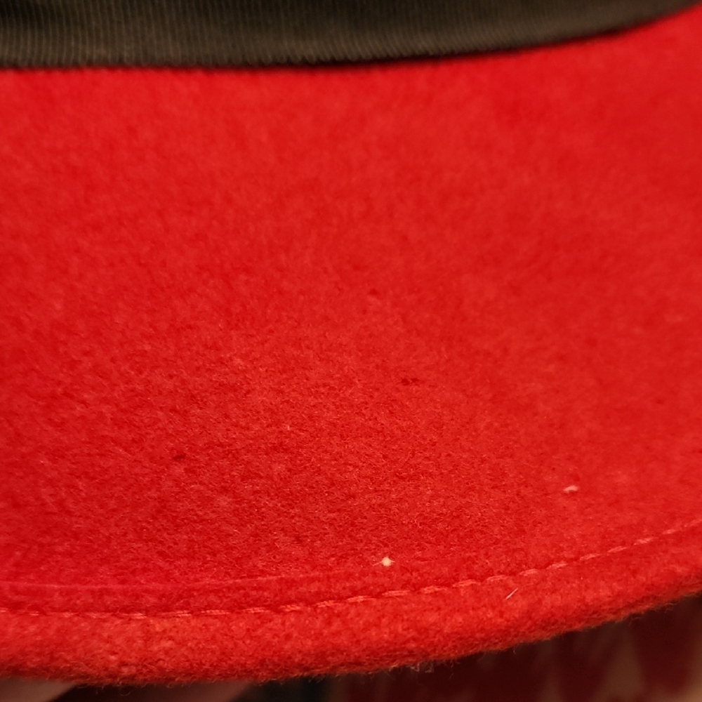 Chic Red Women's Hat with Black Band - Picture 8 of 10